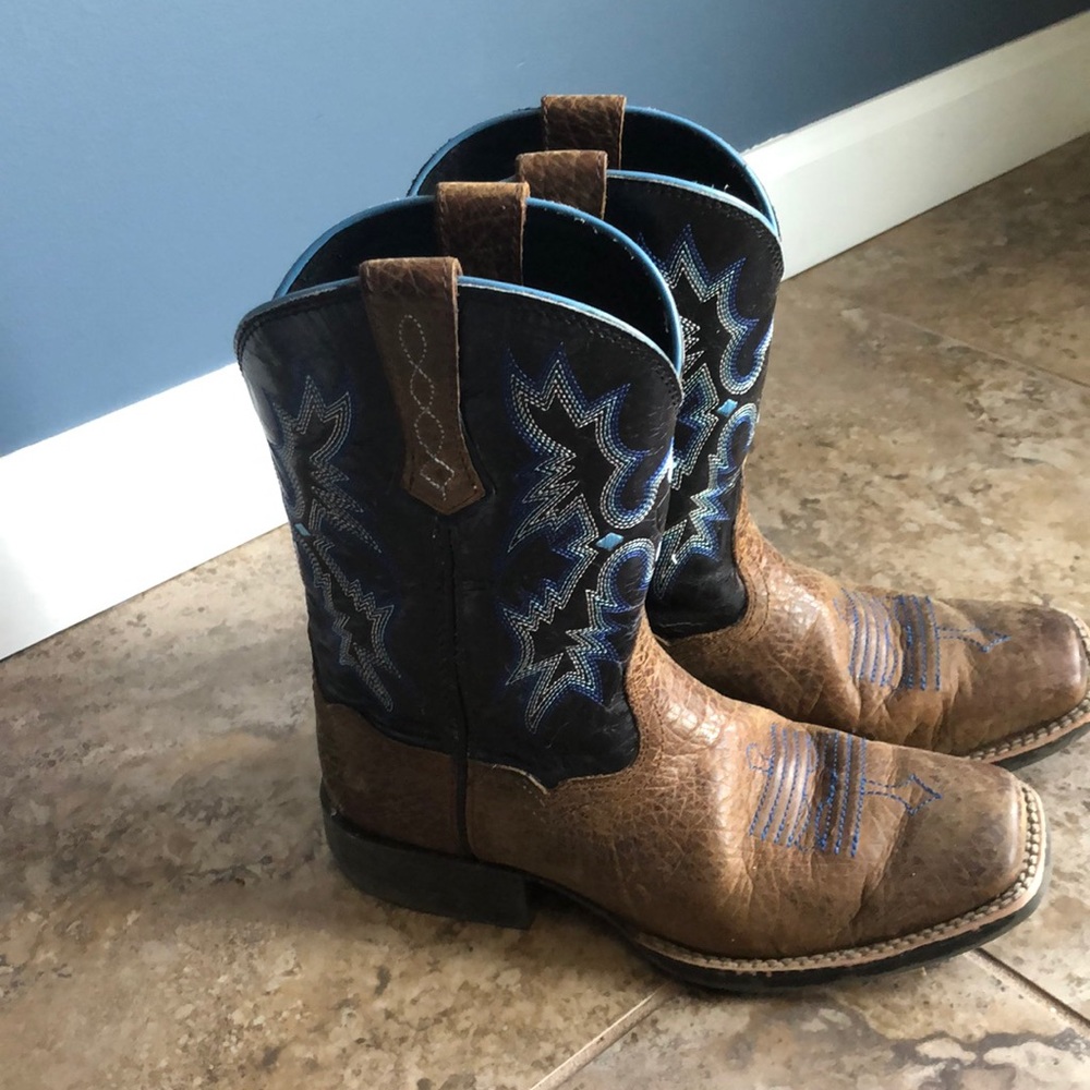 Boys Ariat boots